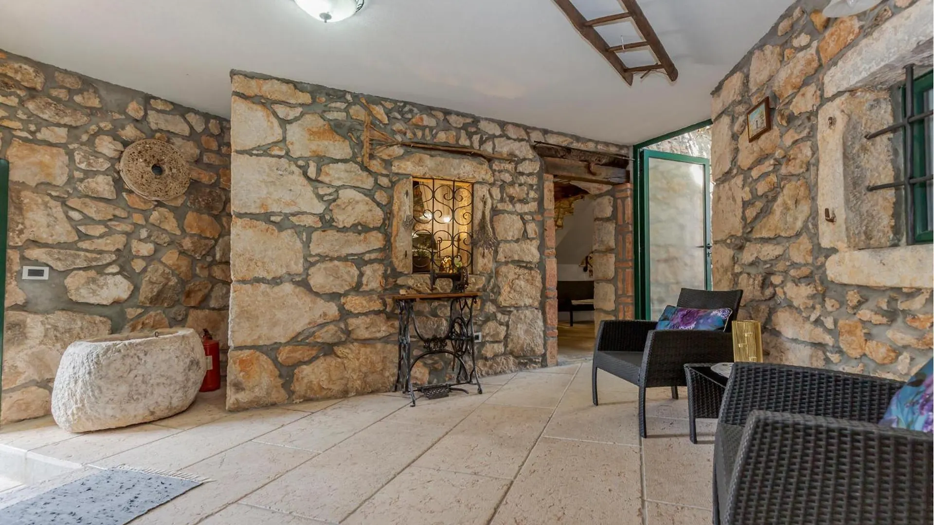 3 Bedroom Gorgeous Home In Moscenicka Draga